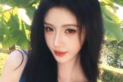 张凌赫评论区沦陷！连上8个热搜遭网友讽刺：39个人就崩溃了？