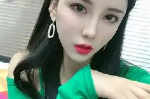网红黄一鸣账号被封：从自曝未婚生女到遛狗冲突网红生涯大翻车