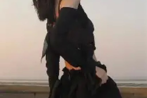 娱乐圈24小时连环瓜：闺蜜开撕、顶流塌房网友直呼吃撑了！